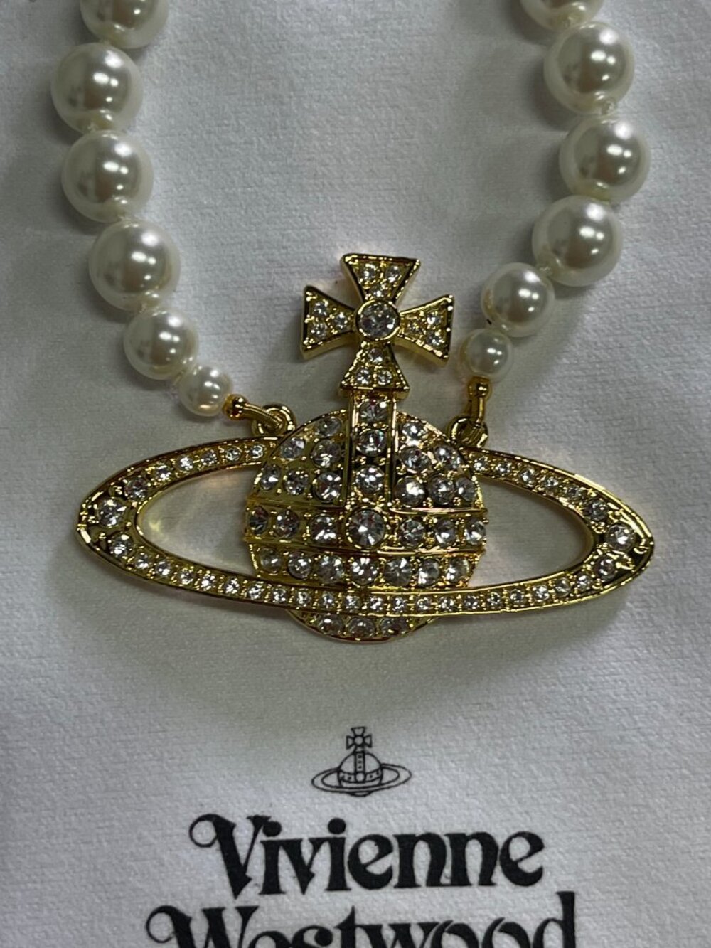 A Pearl Necklace Simple, Yet Far from Ordinary - Picture 5 of 6